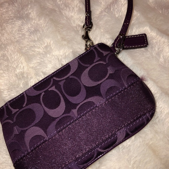 Small purple coach wristlet - Picture 3 of 7